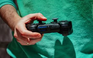 Playstation, controller, video games — Bayar Jitu Supports Efficient Use of Online Gaming Platforms